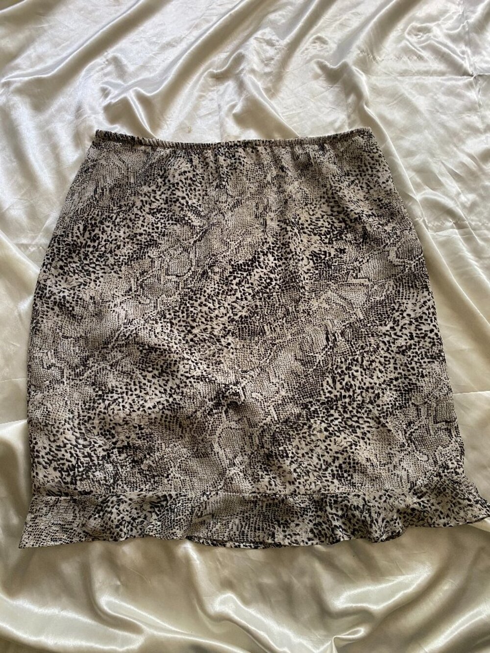 Vintage 1990s Snake Python Print Ruffle Skirt Size 12 Boho Minimalist